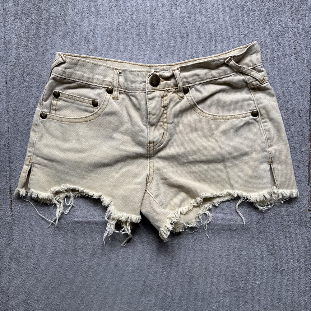 Free People Beige Cut Off Shorts 25 Raw Hem 3" Inseam Pool Beach Festival